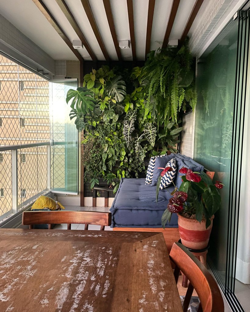 Jardim vertical na varanda