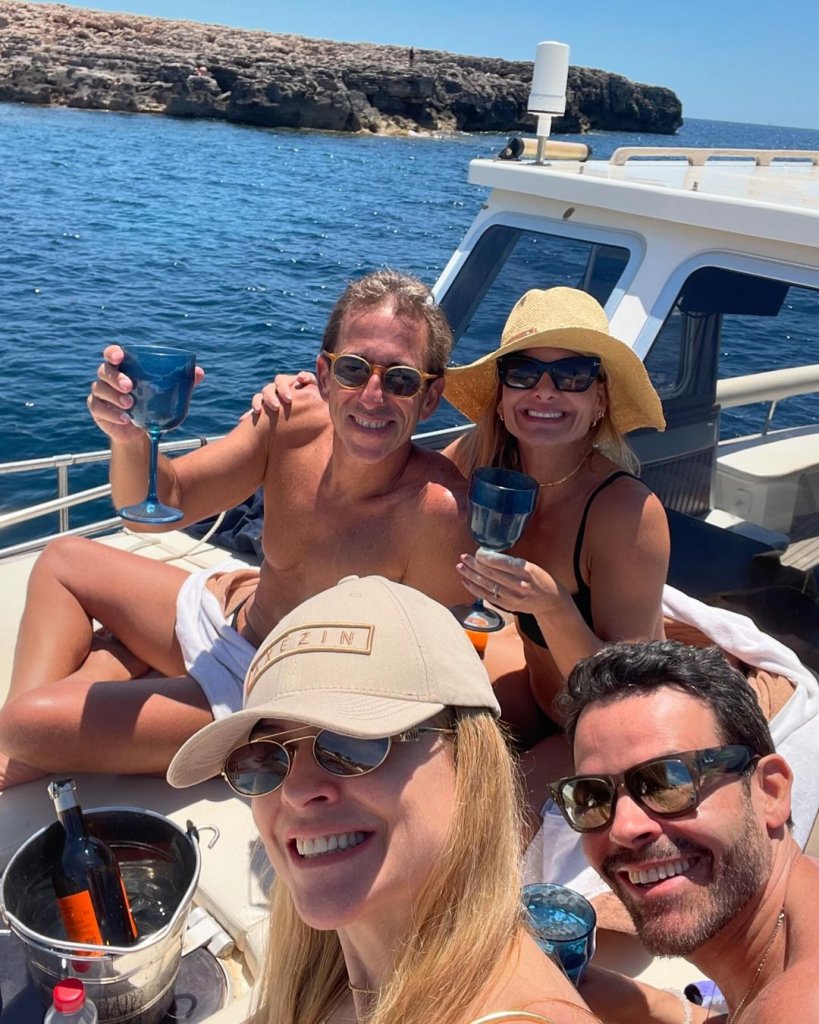 Alexandre Peixe, Larissa Forgas e amigos