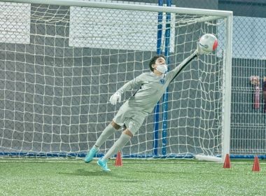 Em visita de Head Coaches, PSG Academy promove encontro com jovem goleiro baiano