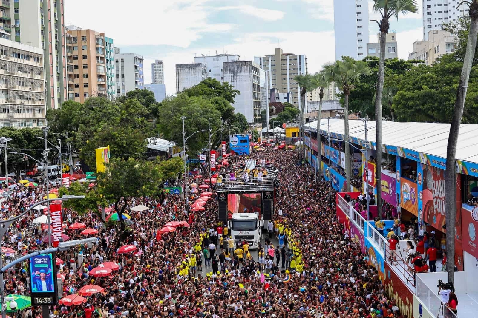 Carnaval da Bahia bate recorde em 2026 com 3,8 milhões de turistas e R$ 8,1 bilhões em receita