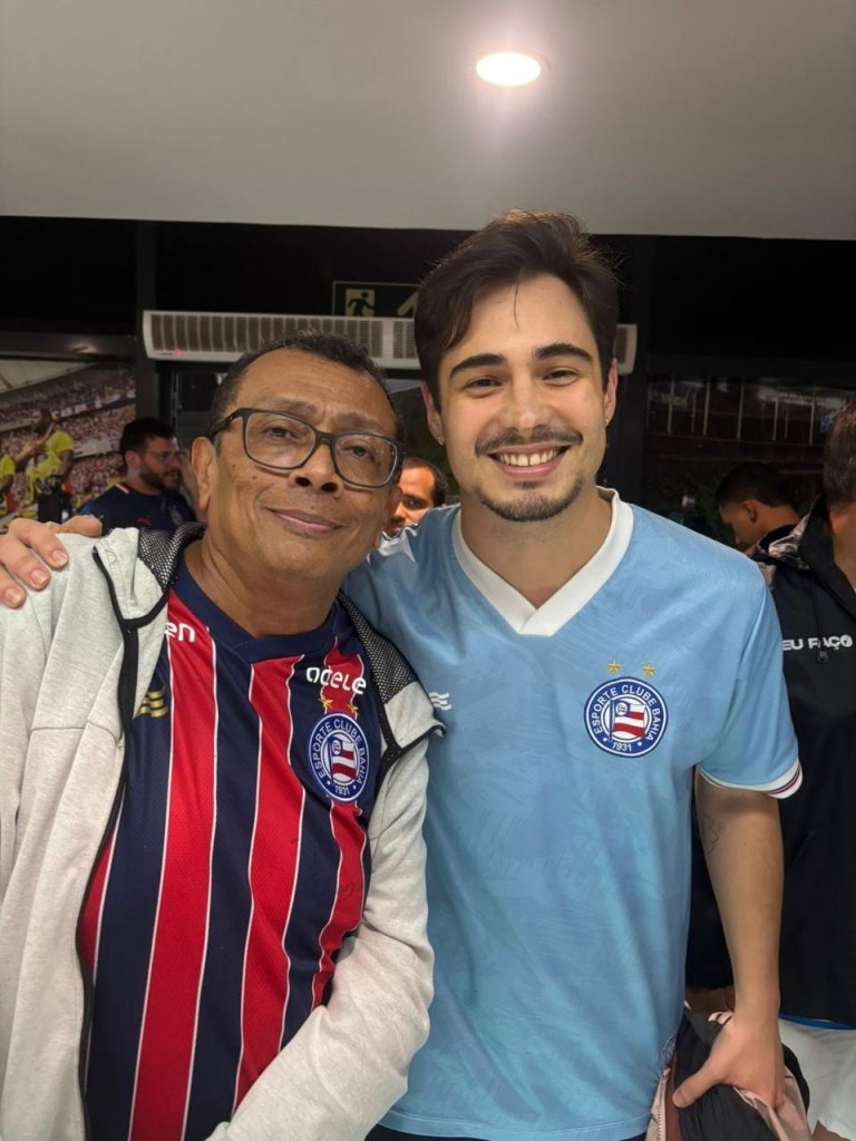 Blog do Marrom: Anitta teria affair, torce pelo Bahia e nasceu no Cabula 3 Danilo Mesquita em evento no Camarote