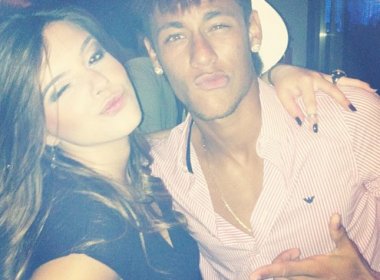 Bahia Notícias / Holofote / Notícia / Giovanna Lancellotti tieta Neymar em  seu aniversário de 20 anos - 06/02/2012
