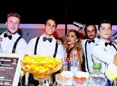 Garçom faz sucesso nas redes sociais após trabalhar em festa de Anitta