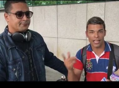 Xanddy é parado em aeroporto e compra todos os doces de vendedor: ‘Guerreiros da rua’