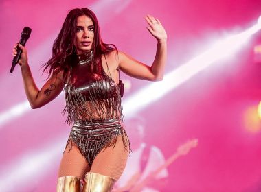 Anitta ‘dá lição de moral’ ao ver briga em show: 'Estão aqui fazendo esse papel de idiota'