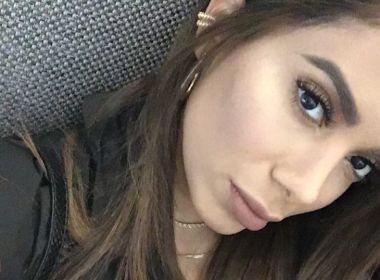 No ‘La Voz’, Anitta se emociona ao lembrar do falecimento da avó e é abraçada por colegas