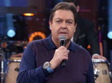 Na Globo, Faustão critica Bolsonaro: 'Idiota que está lá ferrando com todo mundo'; assista