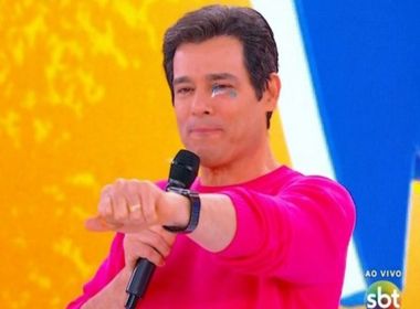 Após brincadeira de Mara Maravilha, Celso Portiolli deixa palco do Domingo Legal