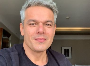 Em meio a especulação sobre contrato, Otaviano Costa grava vídeos no SBT
