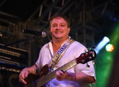 Manno Góes é internado em hospital de Salvador; cantor está na UTI