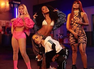 Anitta surge nua em bastidor de festa e lança clipe com Lexa, Luísa Sonza e MC Rebecca