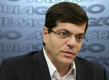 Após fala de Senra, diretor da Globo diz que jornalistas locais 'têm autorização para opinar'