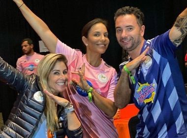 Com camisa 10, Ivete Sangalo participa de partida de futebol na Florida Cup
