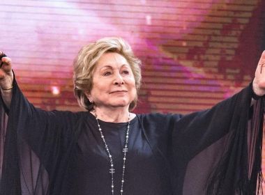 Internada com crise respiratória, Aracy Balabanian testa negativo para Covid-19