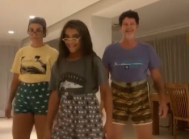 Bahia Noticias Holofote Noticia Ivete Diverte Fas Ao Reproduzir Danca De Um Conto De Fadas Ao Lado Do Filho Assista 08 04 21