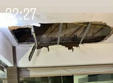 Teto da casa de Leonardo desaba após fortes chuvas em Goiânia