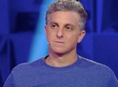 Globo quer reduzir salário de Luciano Huck pela metade, diz colunista