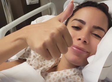 Internada há três dias, Anitta faz cirurgia de endometriose em São Paulo