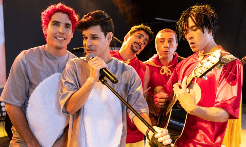 "Desafio muito grande", diz Ruy Brissac ao viver Dinho no filme de ...