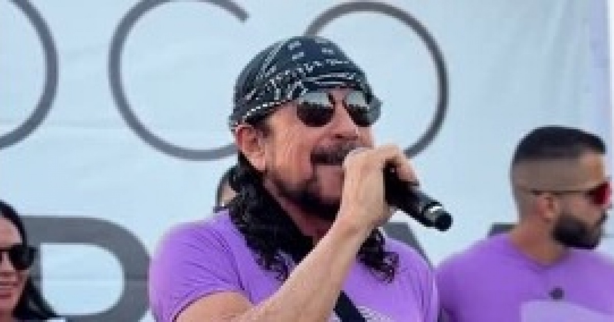 Bell Marques surge de tipoia, fica de fora de corrida e brinca com fãs após cirurgia: “No show eu vou estar”