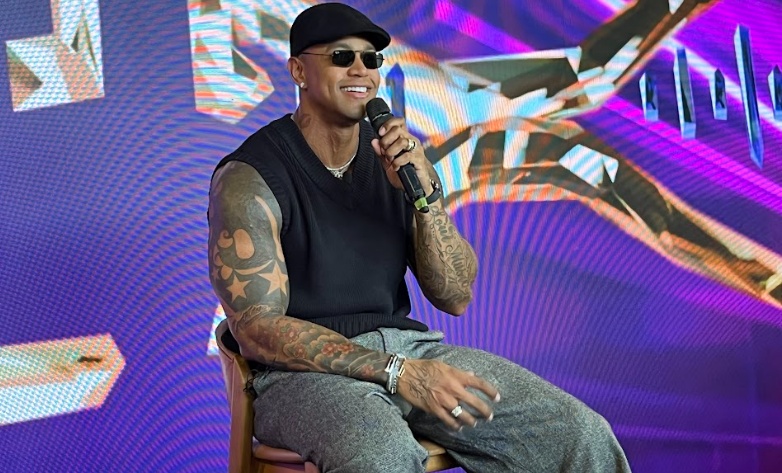 Grandes sucessos, troca de figurino e palco inovador: Saiba tudo que irá rolar no DNA de Gigante, novo DVD de Léo Santana