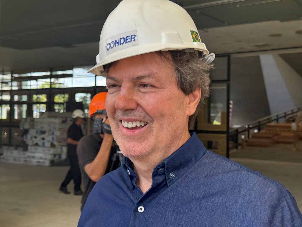 Foto de construção no TCA