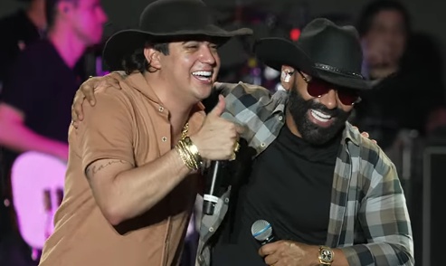 VÍDEO: Pablo do Arrocha surpreende Natanzinho Lima em show de Safadão e Xand Avião