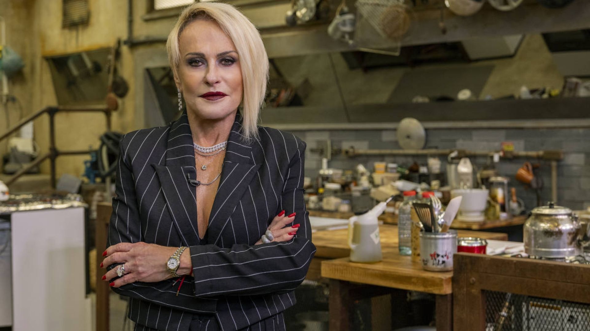 Em entrevista, Ana Maria Braga aborda aborto, vida afetiva e o luto por intérprete de Louro José