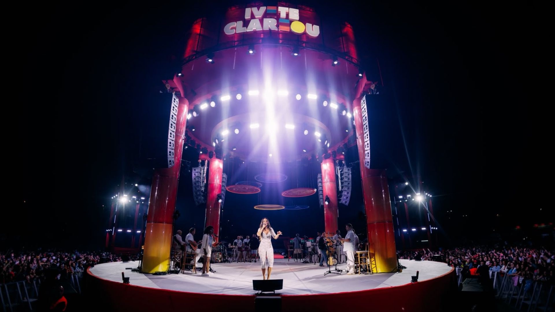 Público em um festival de música