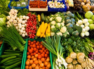 MP-BA move ação contra supermercados por venda de alimentos com agrotóxico