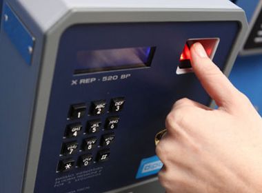 MPF-BA firma acordo com 14 cidades para regularizar jornada de profissionais de saúde