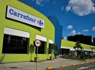 Carrefour é condenado a pagar R$ 1 milhão em danos morais por castigar funcionários