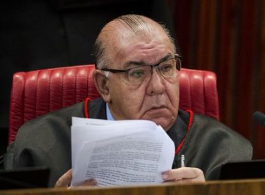 TSE considera 'improcedente' ação de Bolsonaro contra Haddad