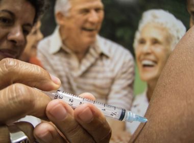 Defensoria Pública pede a Prefeitura de Salvador para vacinar idosos em asilos