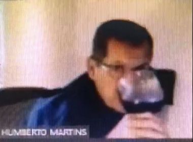 Ministro do STJ toma suco de uva durante sessão e pessoas acreditam ser vinho