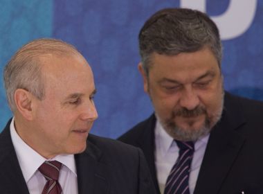 Juiz anula provas da Lava Jato relativas a suspeitas de propinas a Mantega e Palocci