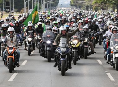 Justiça dá cinco dias para AGU justificar realização de motociata de Bolsonaro no Ceará