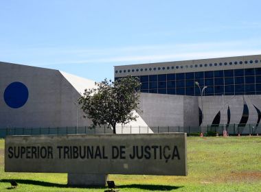 STJ absolve homem acusado de tráfico na Bahia por invasão ilegal de policiais em residência