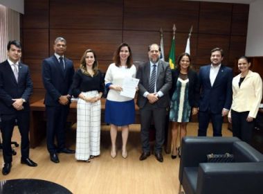 OAB declara apoio a PEC que prevê igualdade entre advogados públicos, juízes e MP