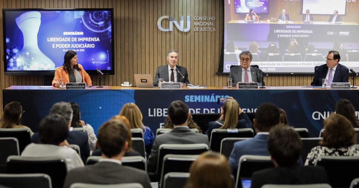 Barroso alerta para riscos da desinformação e defende imprensa como pilar democrático