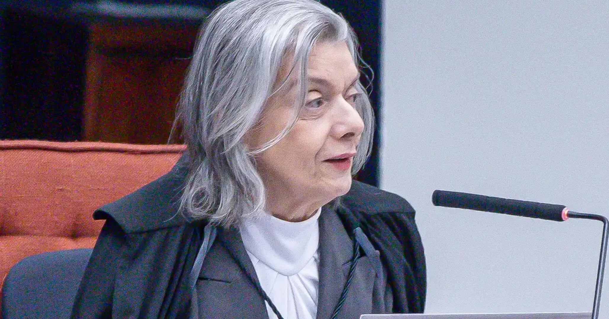 Cármen Lúcia nega pedido de Lula para ampliar transporte gratuito interestadual nas eleições