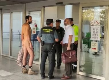Homem vai nu a tribunal após ser condenado por ir pelado à delegacia