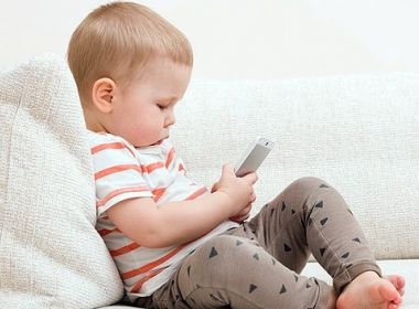 Estudo revela que todos os aplicativos voltados para crianças têm propagandas
