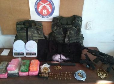 Porto Seguro: PolÃcia apreende R$ 60 mil em drogas, além de armas e coletes balÃsticos