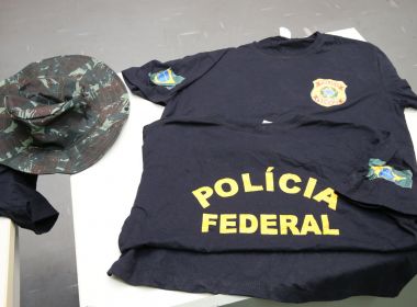 Homens são flagrados com camisas falsas da PF; uniforme seria usado em assaltos a bancos