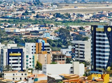 Conquista: Idosa é baleada ao tentar proteger filho de tiros; Jovem também é atingido