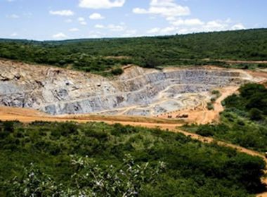 Caetité: Mineradora é multada em R$ 100 mil por discriminar segurança de funcionários
