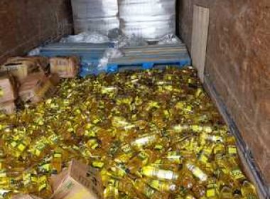 Polícia recupera carga de 18 mil garrafas de óleo de soja em Rio Real