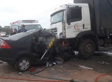 Dias D’Ávila: Motorista morre em batida entre carro e caminhão-baú na BA-093