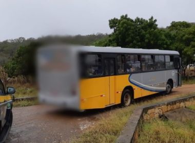 Tucano: Ônibus é apreendido por transporte ilegal; veículo levava dobro de capacidade 